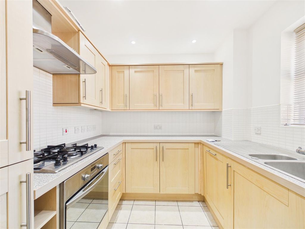 Property photo 3 of 9 Cam05451G0-Pr0119-Still006.Jpg