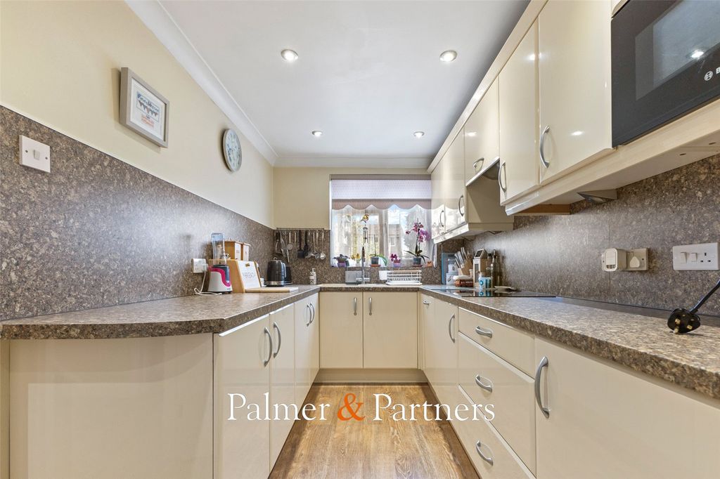 Property photo 2 of 26 Picture No. 06