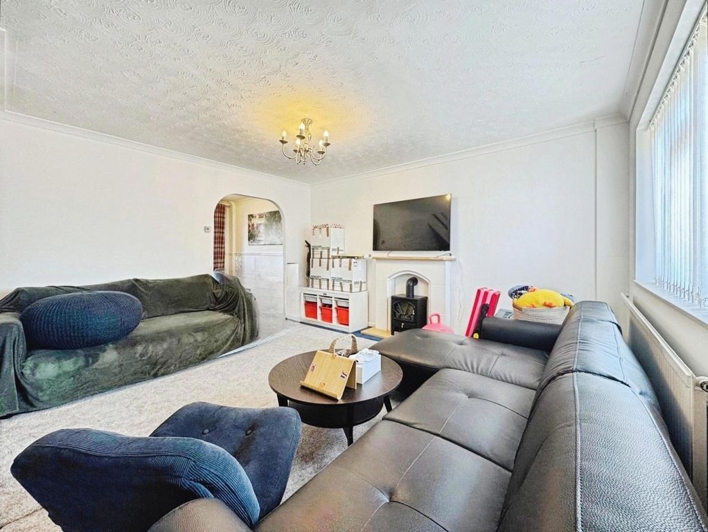 Property photo 2 of 9 Pbox-Img.Jpg