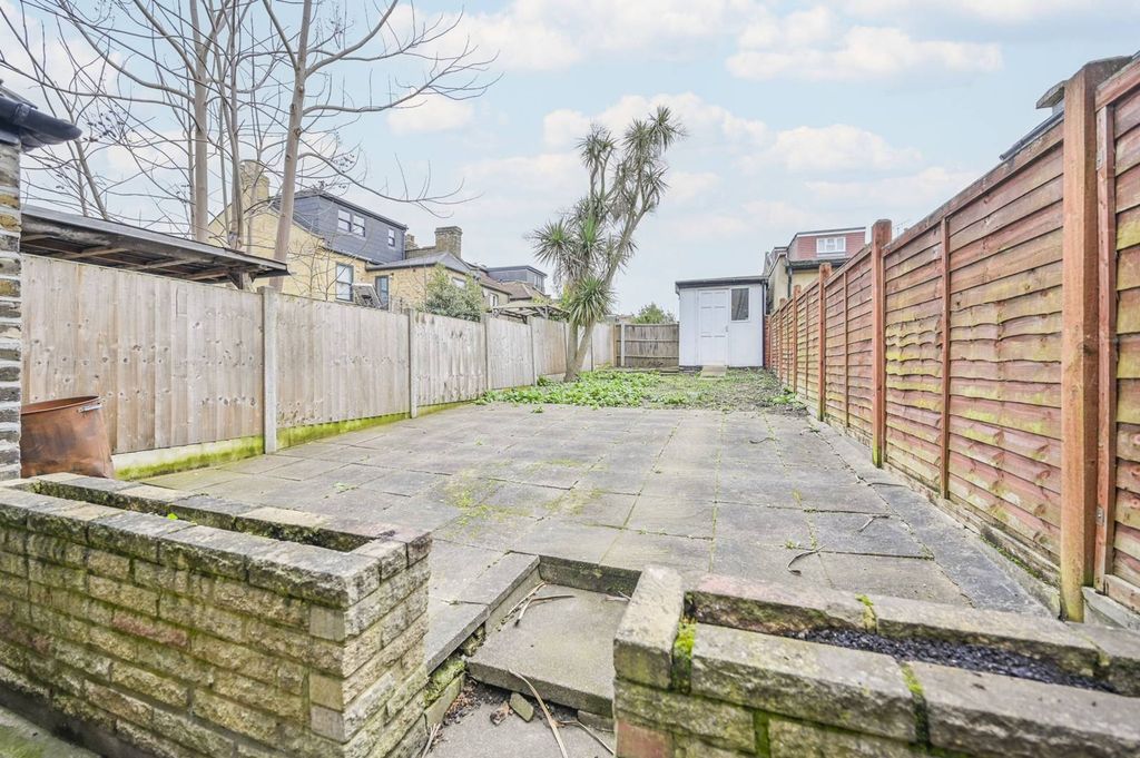 Property photo 3 of 20