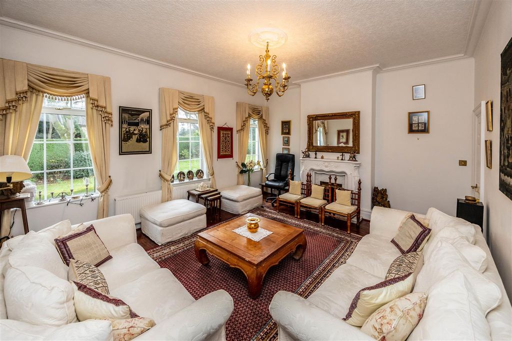 Additional image 5 of 4 bed property for saleWoodside Road, Huddersfield HD4