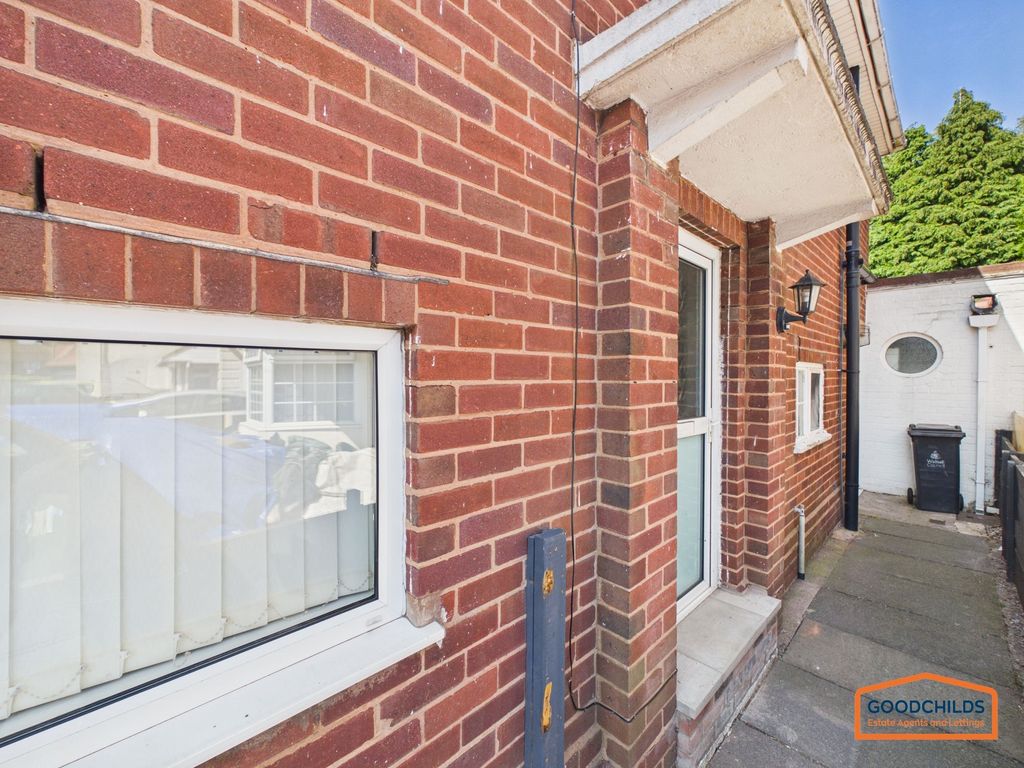 Property photo 2 of 25