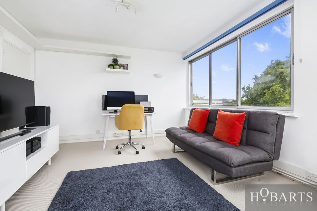 Property photo 3 of 17 Gallery