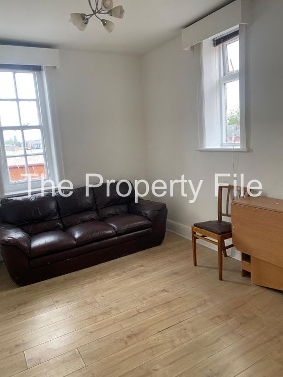 Property photo 1 of 3