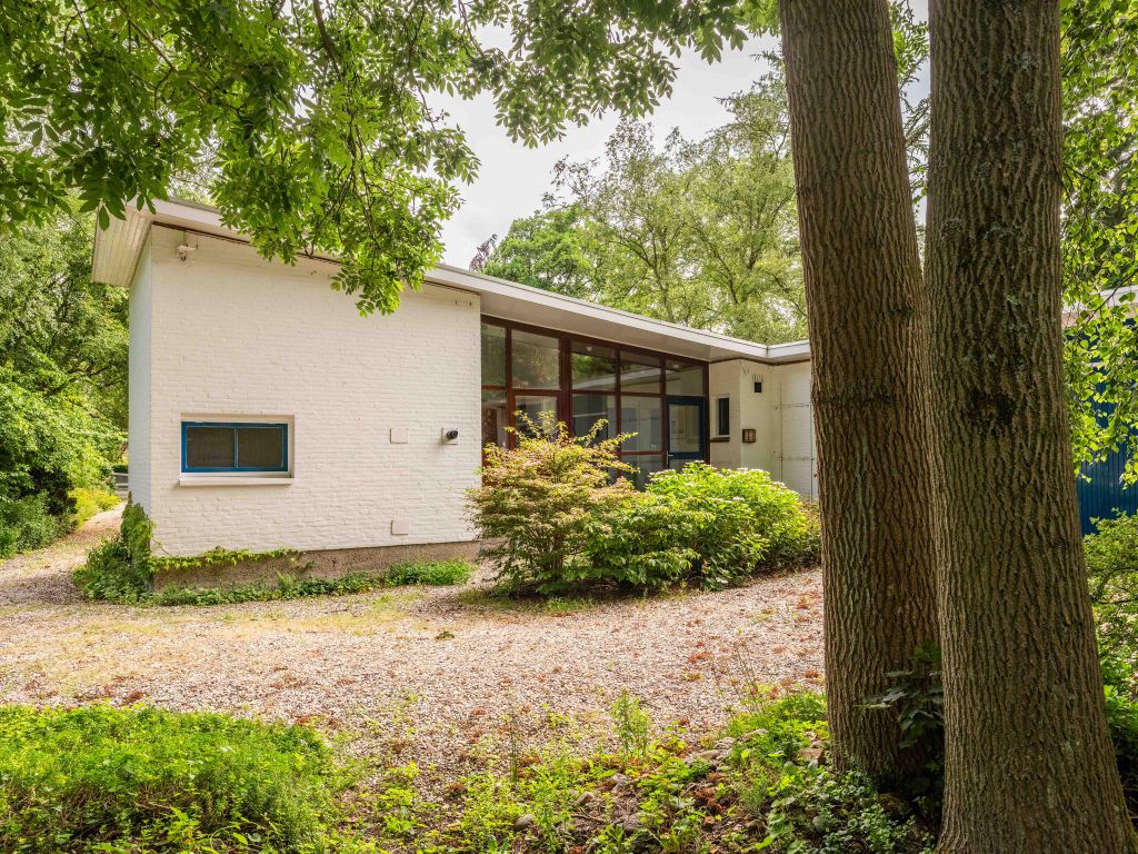 Property photo 2 of 52