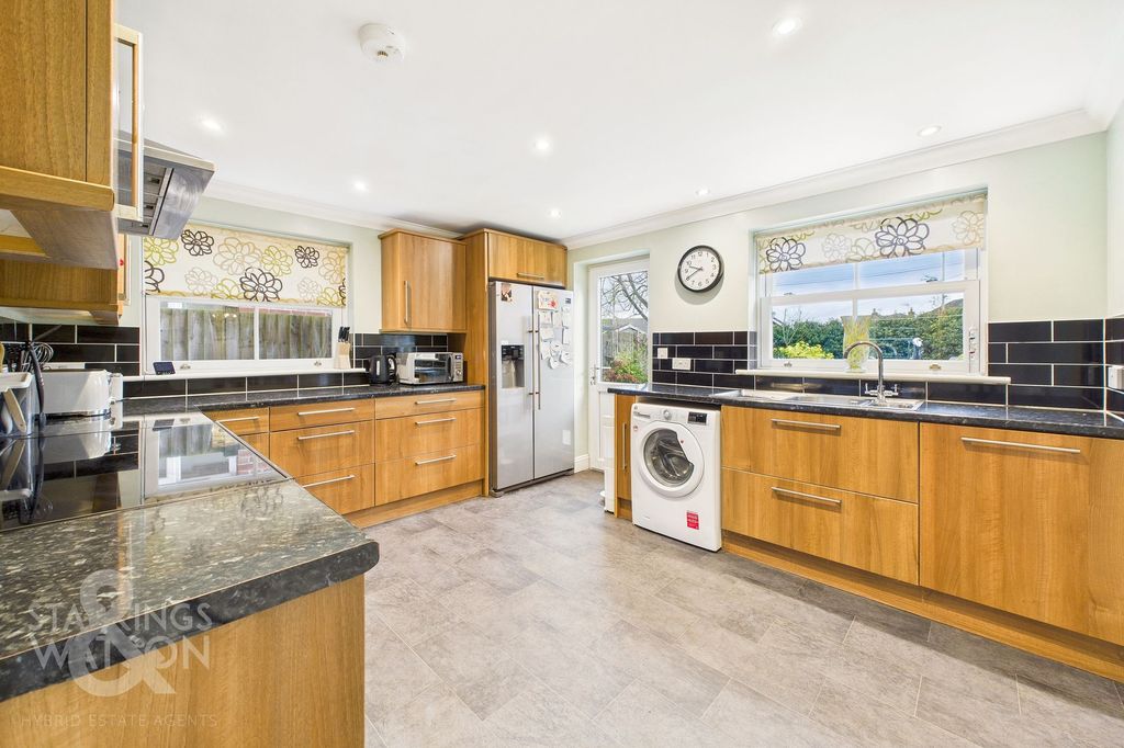 Property photo 3 of 26