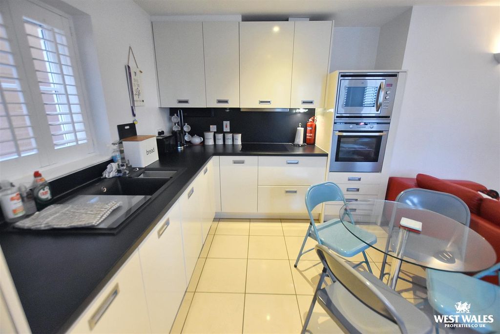Additional image 7 of 2 bed flat for saleRhodewood House Apartments, St. Brides Hill, Saundersfoot SA69