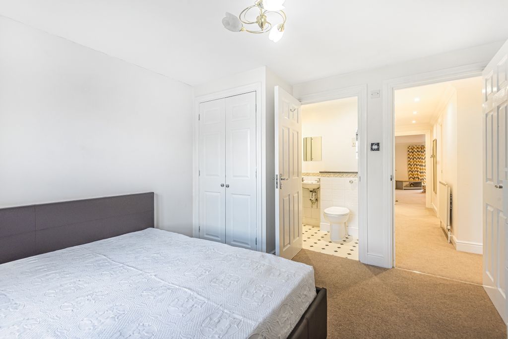 Property photo 2 of 12 680996 (4)