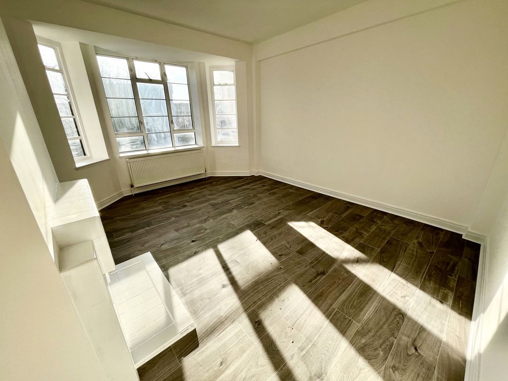 Property photo 3 of 12 Bedroom 1