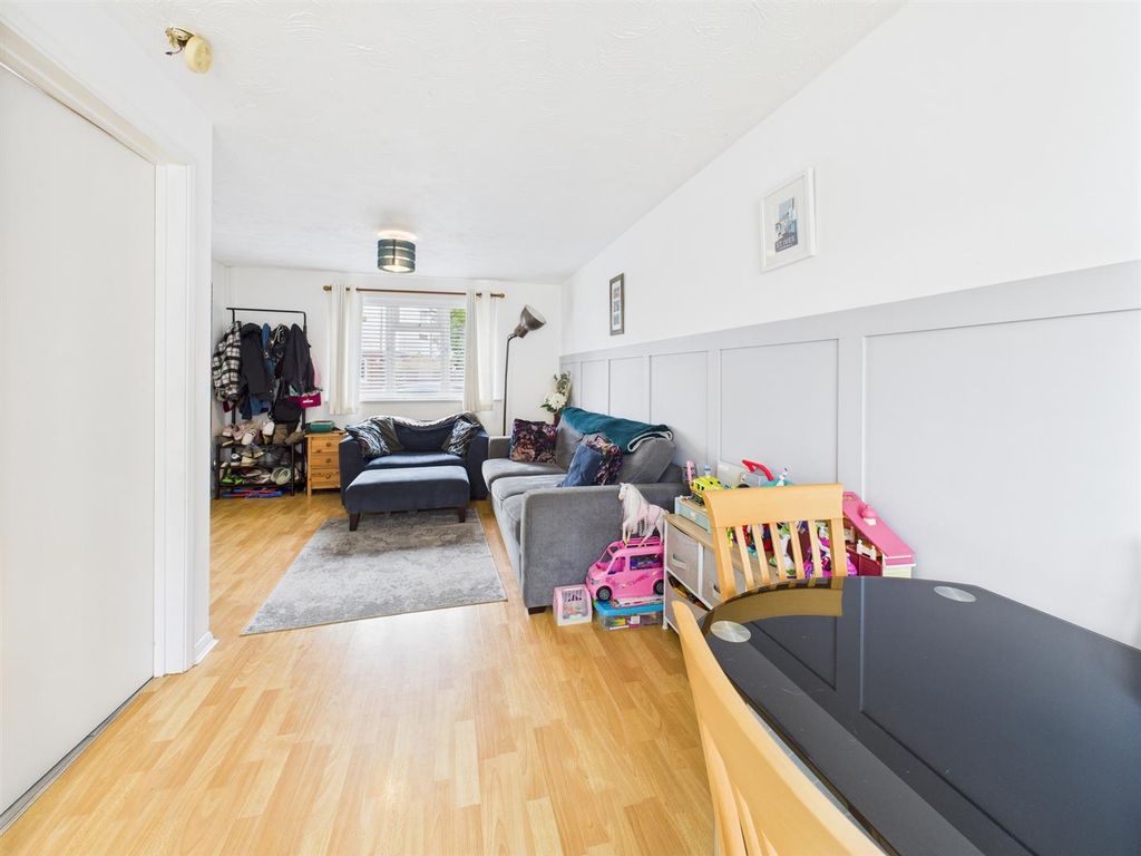 Property photo 3 of 12 Cam04907G0-Pr0276-Still015.Jpg
