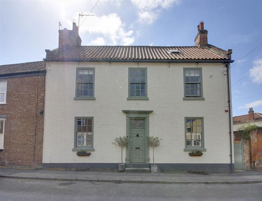 Property photo 1 of 32 Shaws House Front-1.Jpg