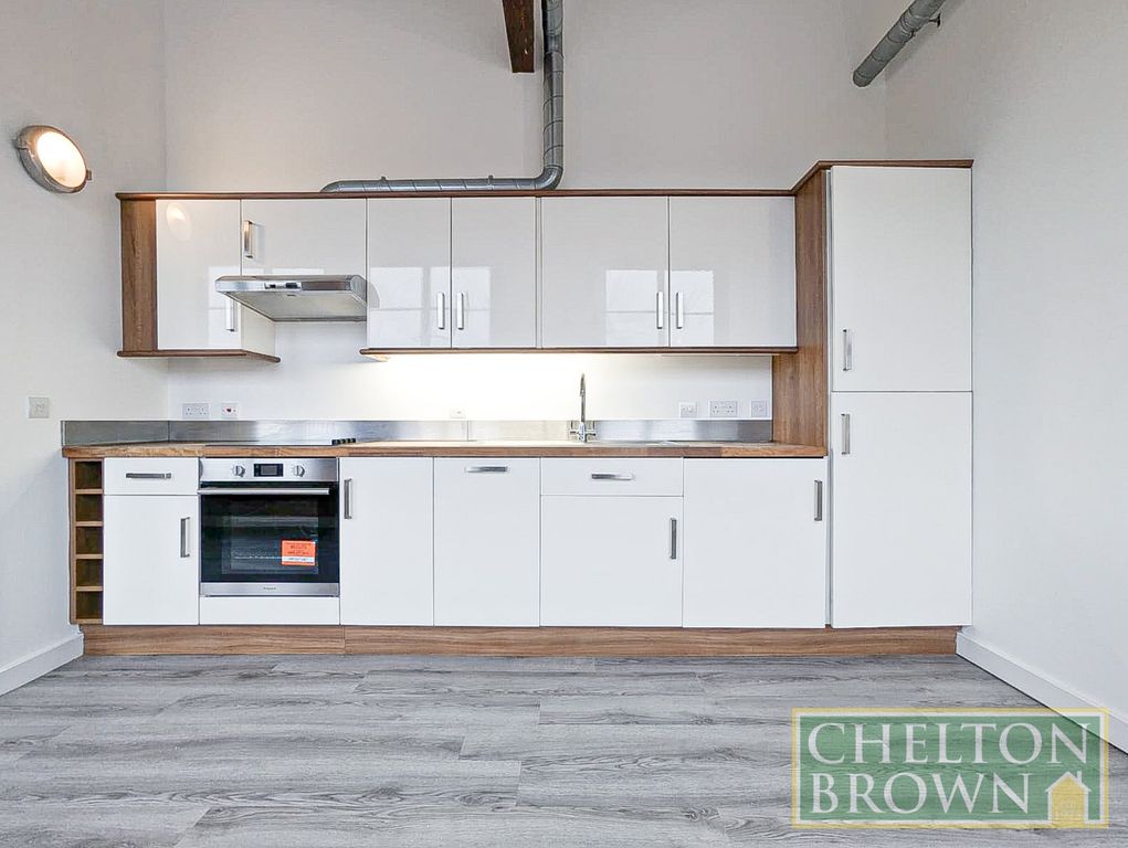 Property photo 2 of 16 Kitchen