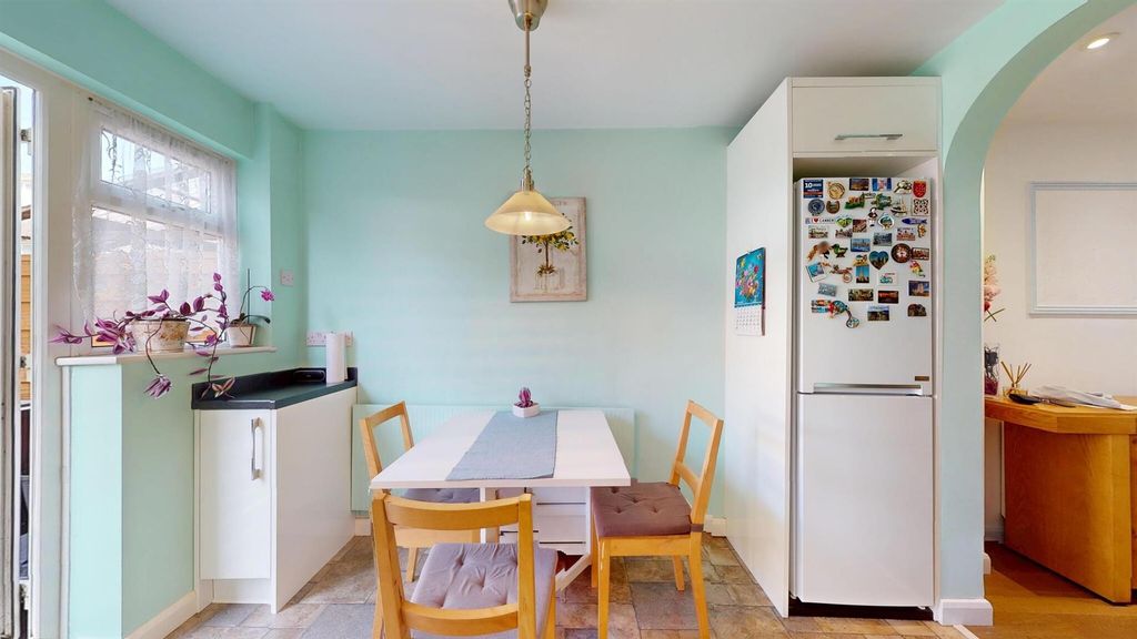 Property photo 3 of 13 Dining Room  For Sale At E16 By Barrain London Est