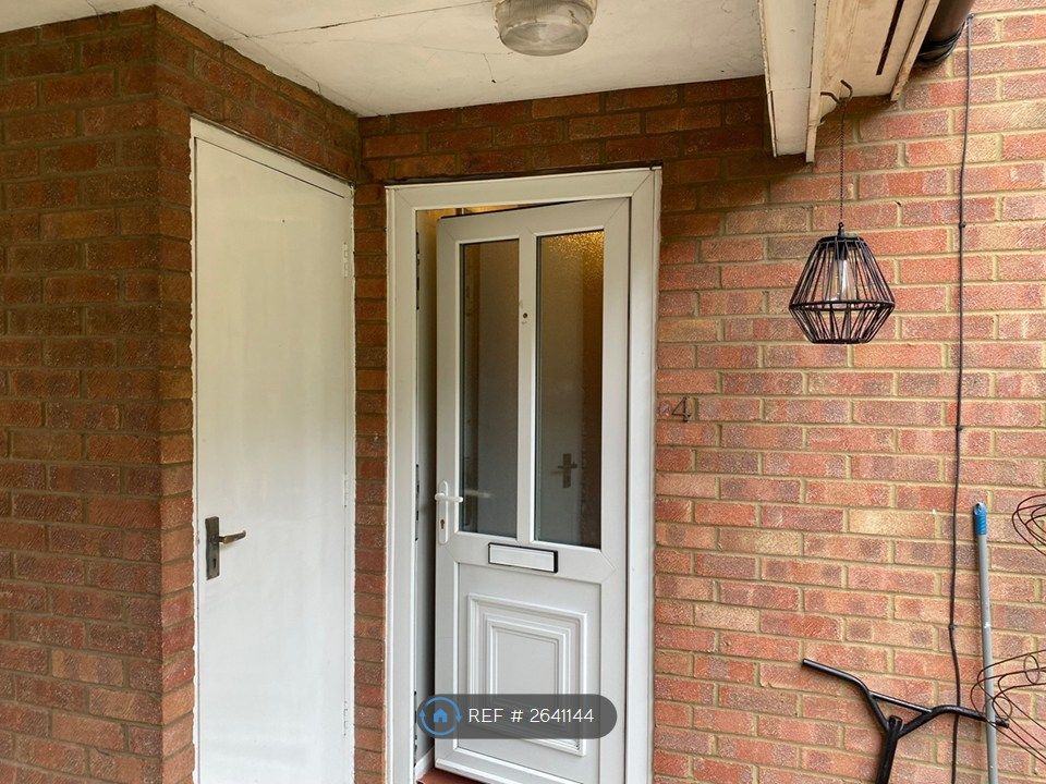 Property photo 2 of 18 Entrance