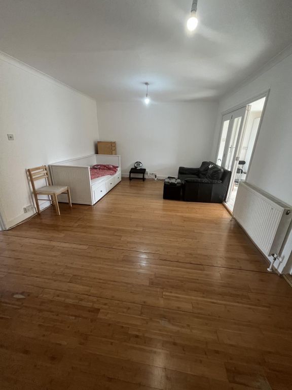 Property photo 1 of 13 Ground Floor 3 Double Bedroom , 2 Bathrooms Maisonette In Ha2 Rayners Lane   Rent Â£2300 P.c.m  Available Immediately