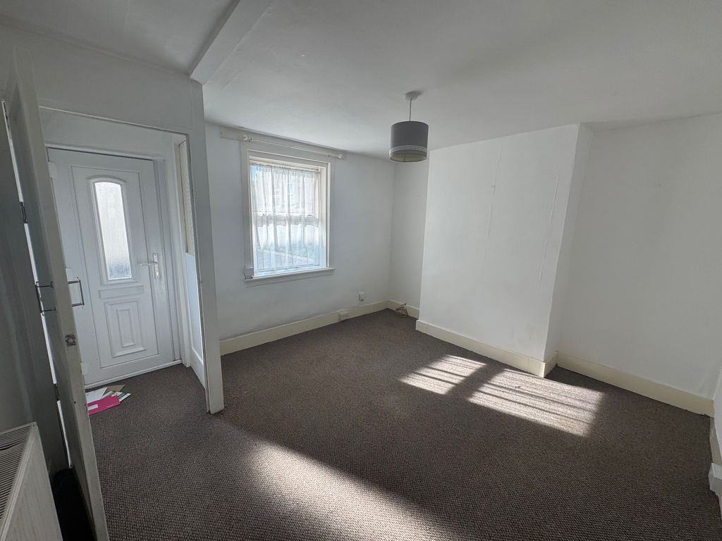 Property photo 3 of 8 Living Room