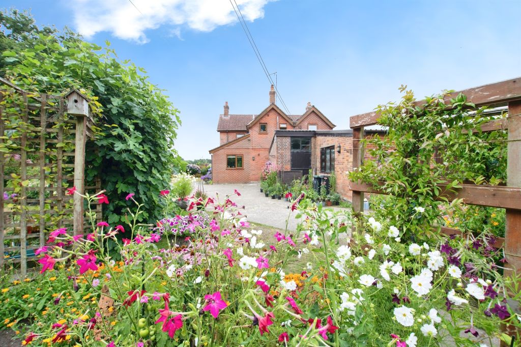 Property photo 1 of 34