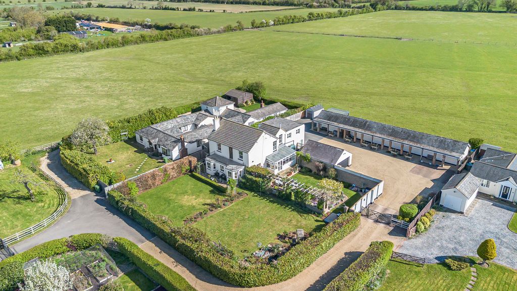 Property photo 1 of 31 Aerial