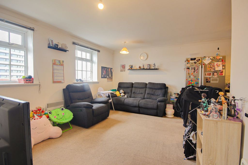 Property photo 1 of 6