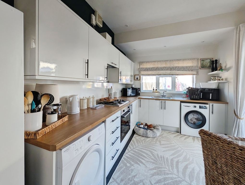 Property photo 3 of 13 Kitchen