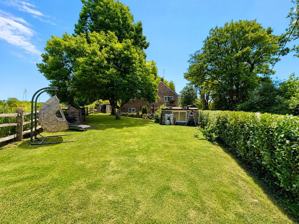Property photo 2 of 19 Picture No. 45