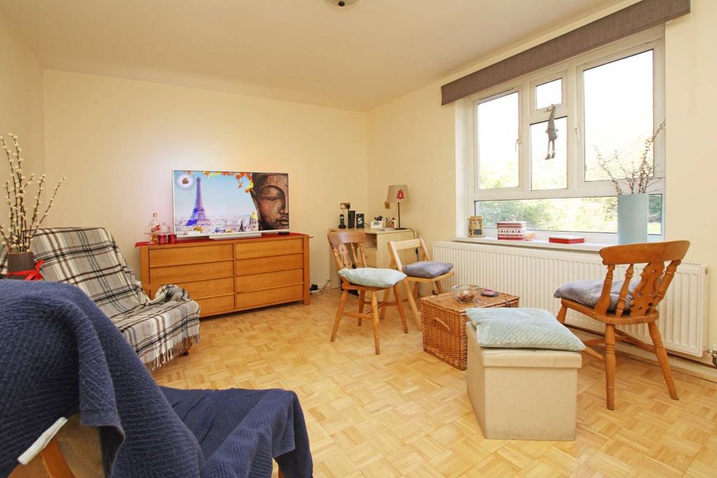 Property photo 1 of 3