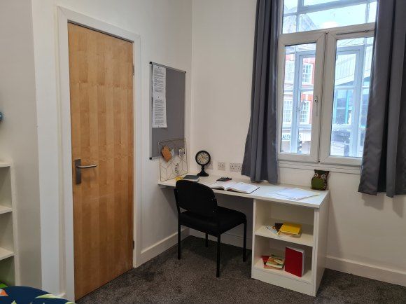 Property photo 3 of 9 E14 Desk