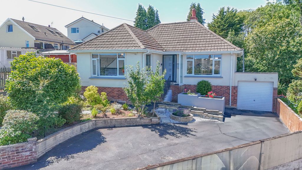 Property photo 1 of 21