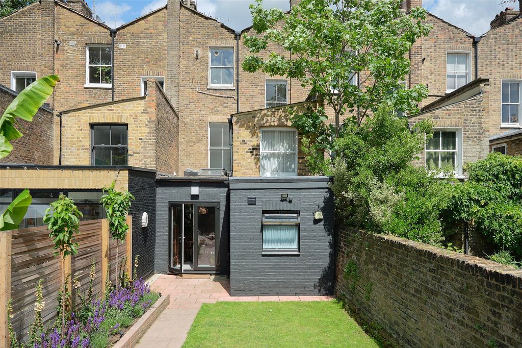 Property photo 2 of 18 Picture No. 70