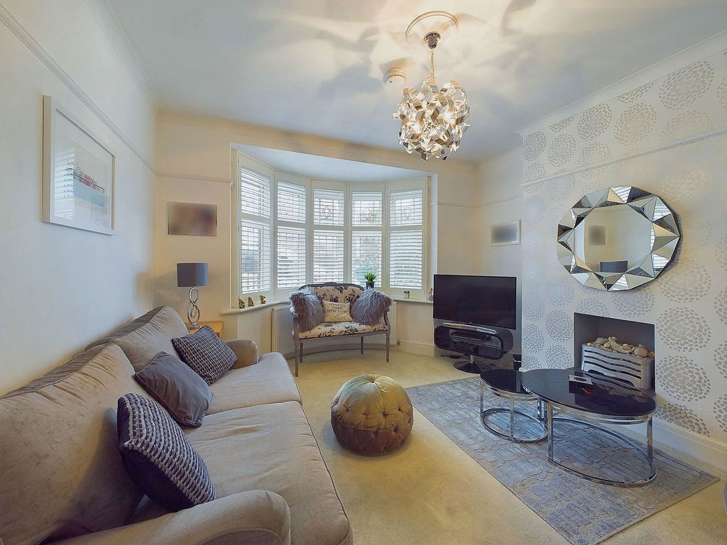 Property photo 2 of 39