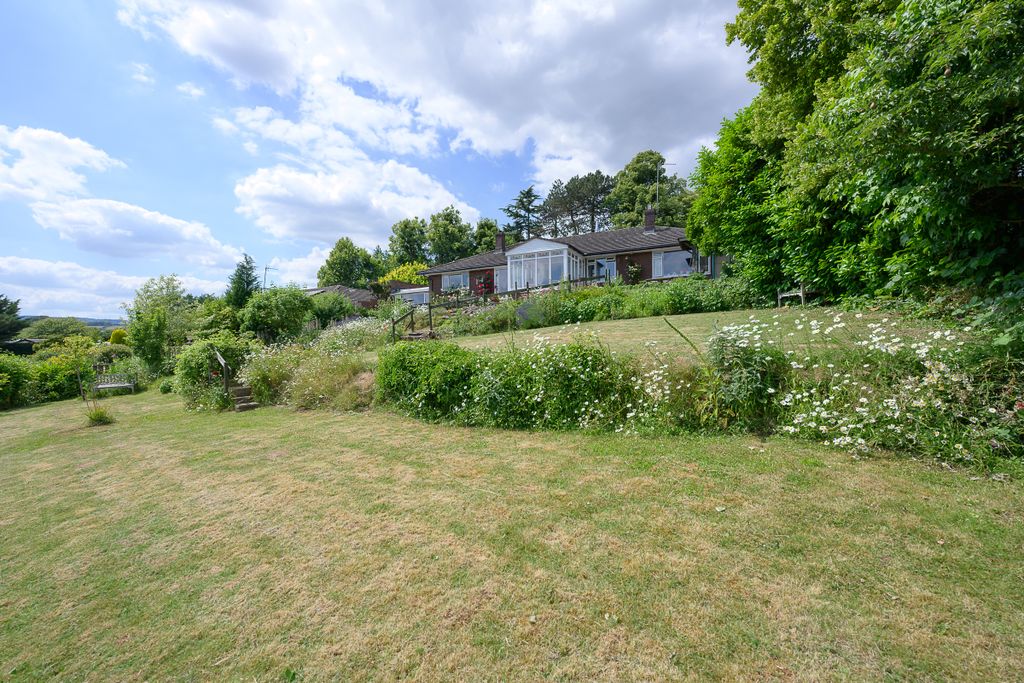 Property photo 3 of 21 Queenstone-28