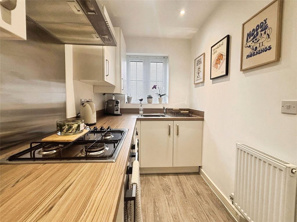 Property photo 3 of 15 Kitchen