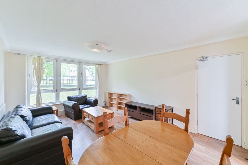 Property photo 2 of 18