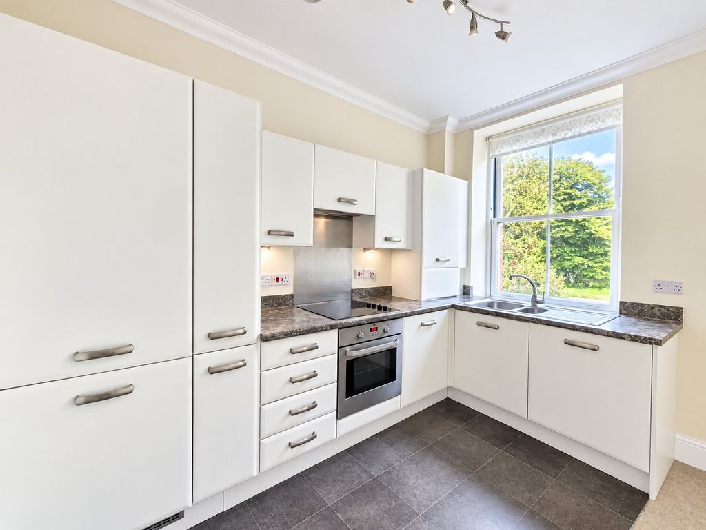 Property photo 1 of 6 Kitchen