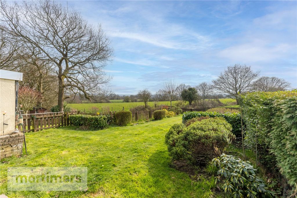 Property photo 3 of 19 Garden