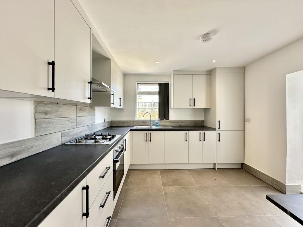 Property photo 2 of 16 Thumbnail_Img_4539.Jpg
