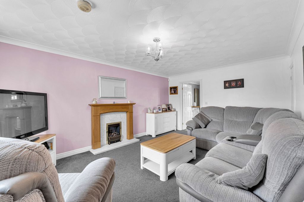 Property photo 3 of 24