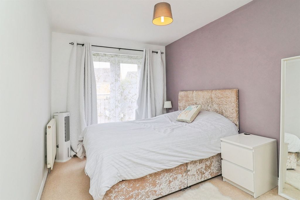 Additional image 11 of 2 bed flat for saleReeve Close, Leighton Buzzard LU7