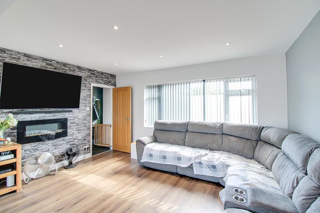 Property photo 2 of 20 Open Plan Lounge/Diner