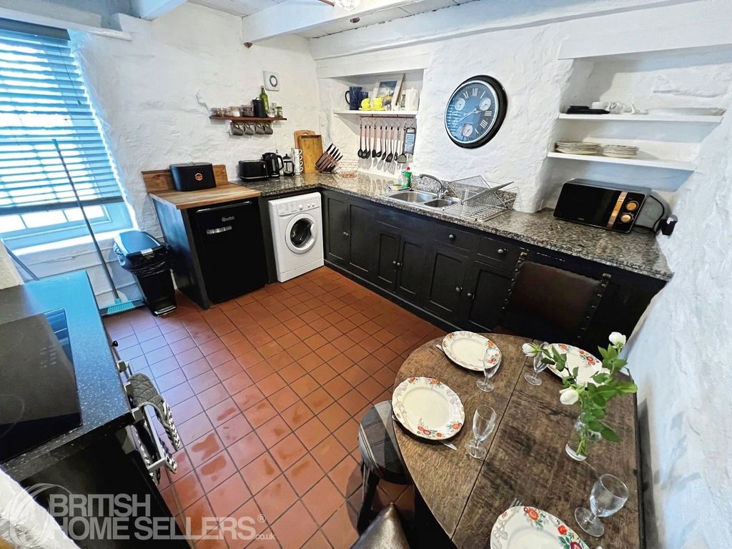 Property photo 2 of 12 Picture No. 13