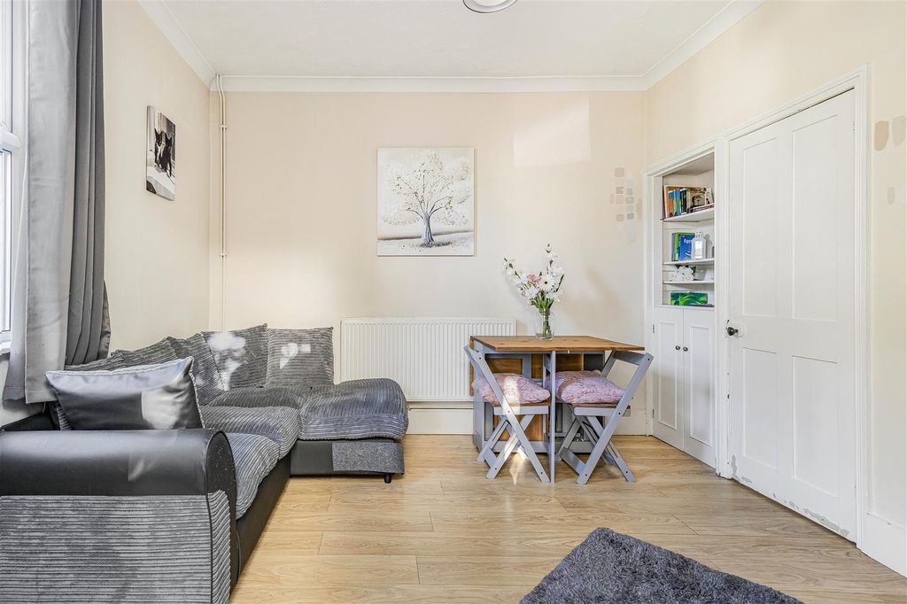 Property photo 3 of 15 9_65693-1.Jpg