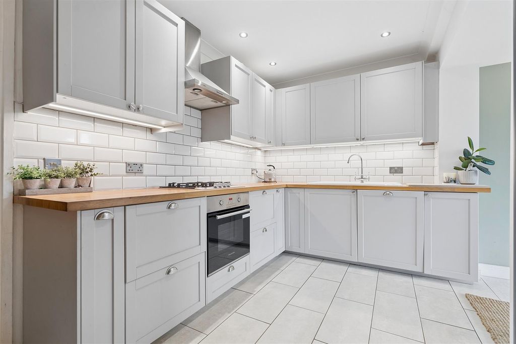Property photo 2 of 13 Kitchen