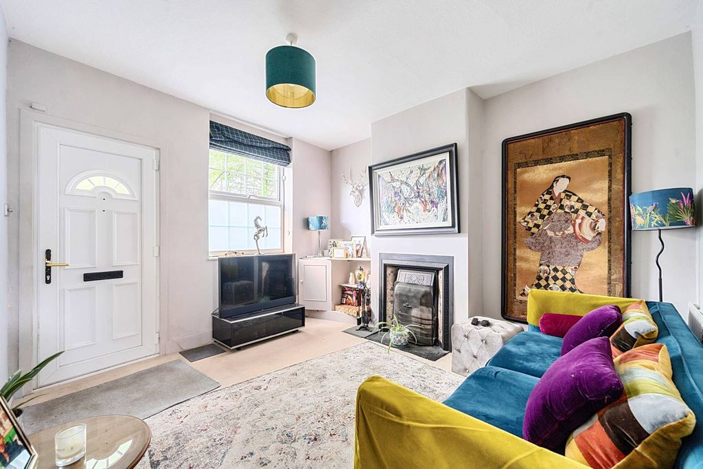 Property photo 2 of 17