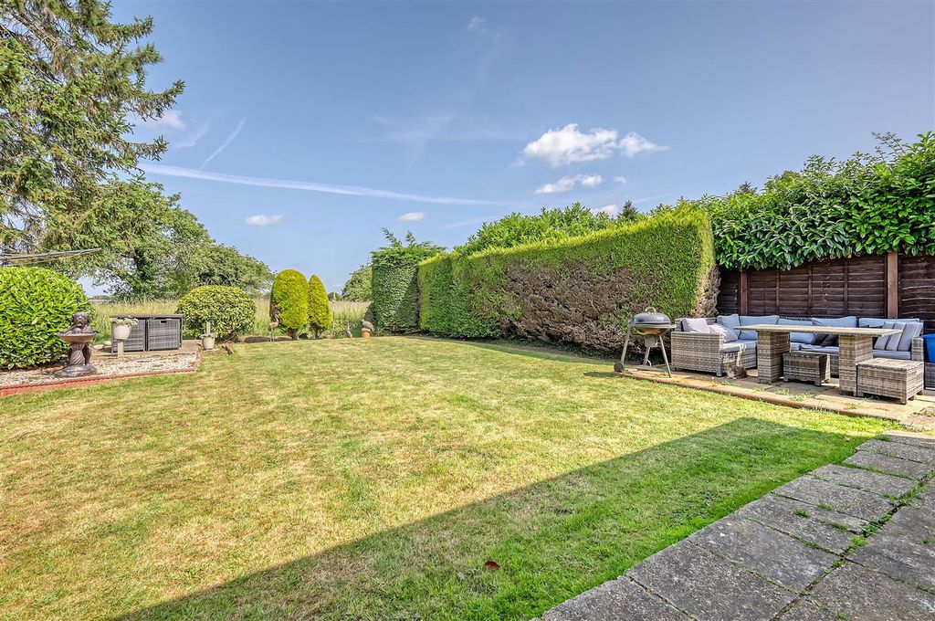 Property photo 2 of 31