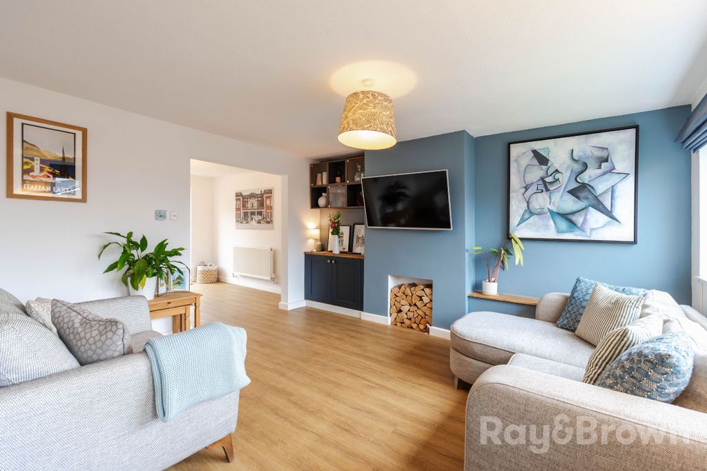 Property photo 2 of 41