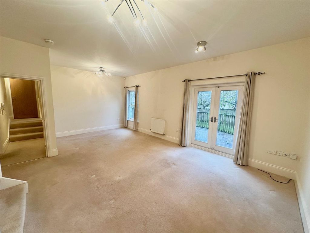 Property photo 3 of 12 Seven.Jpg