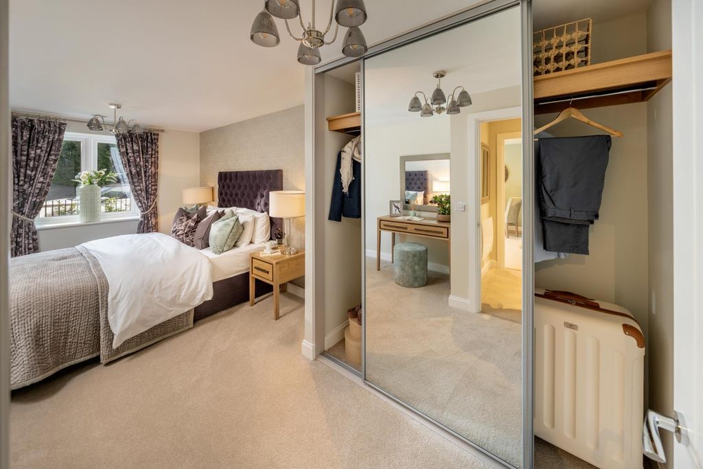 Property photo 1 of 15 Bedroom