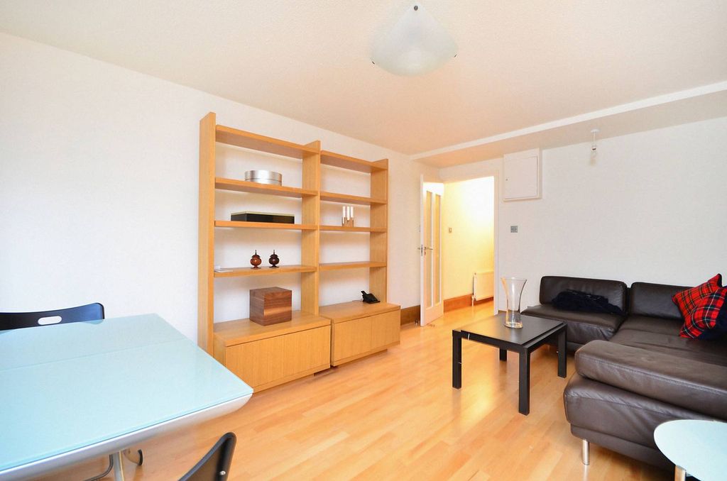 Property photo 3 of 4