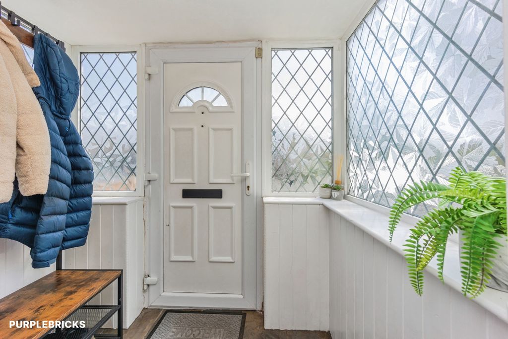 Property photo 3 of 18 Entrance Porch