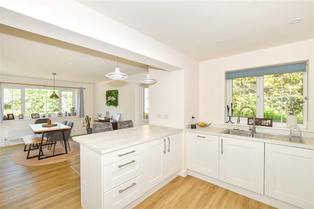 Property photo 3 of 16 Kitchen